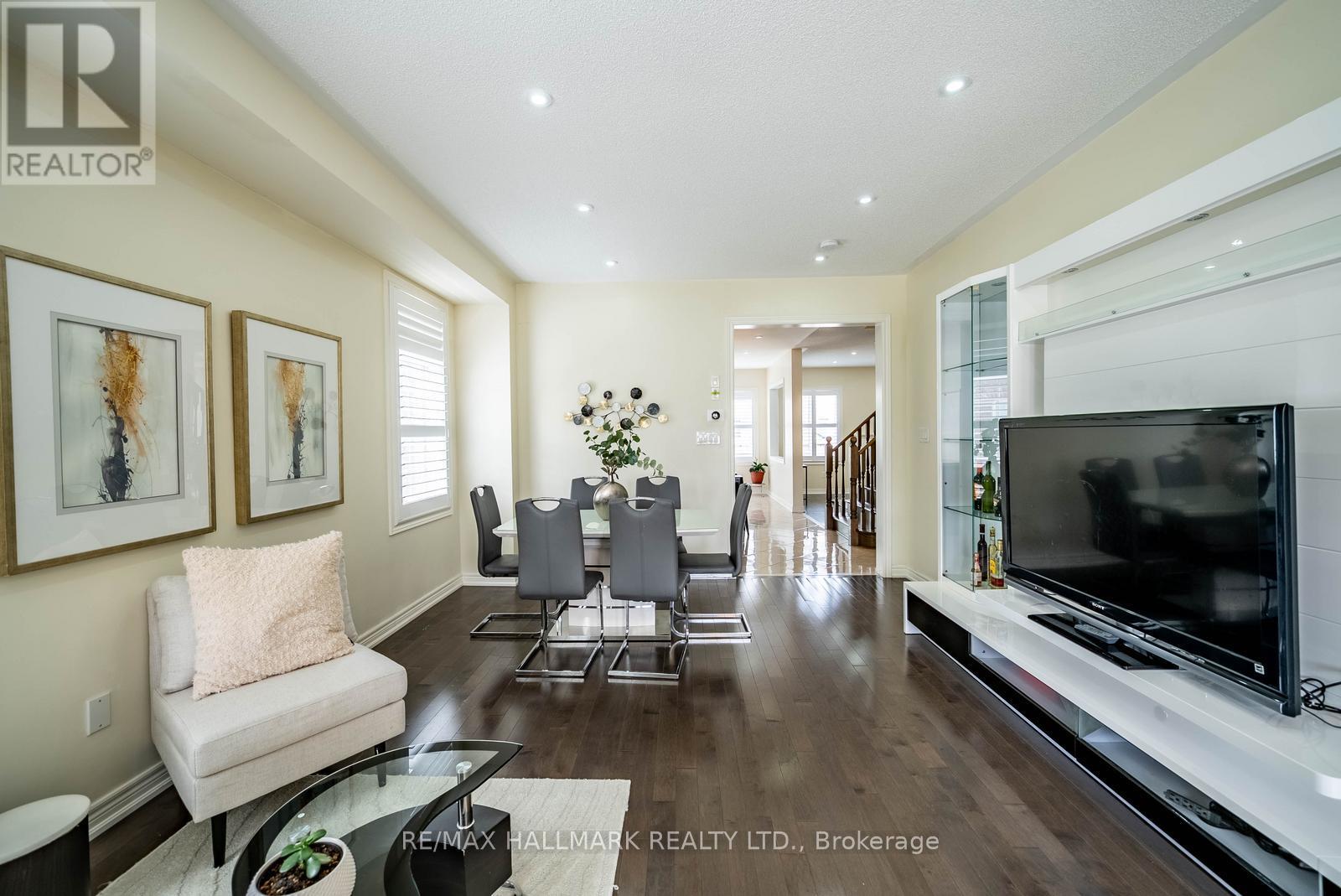 135 Glad Park Avenue, Whitchurch-Stouffville, Ontario  L4A 1X5 - Photo 7 - N13499678