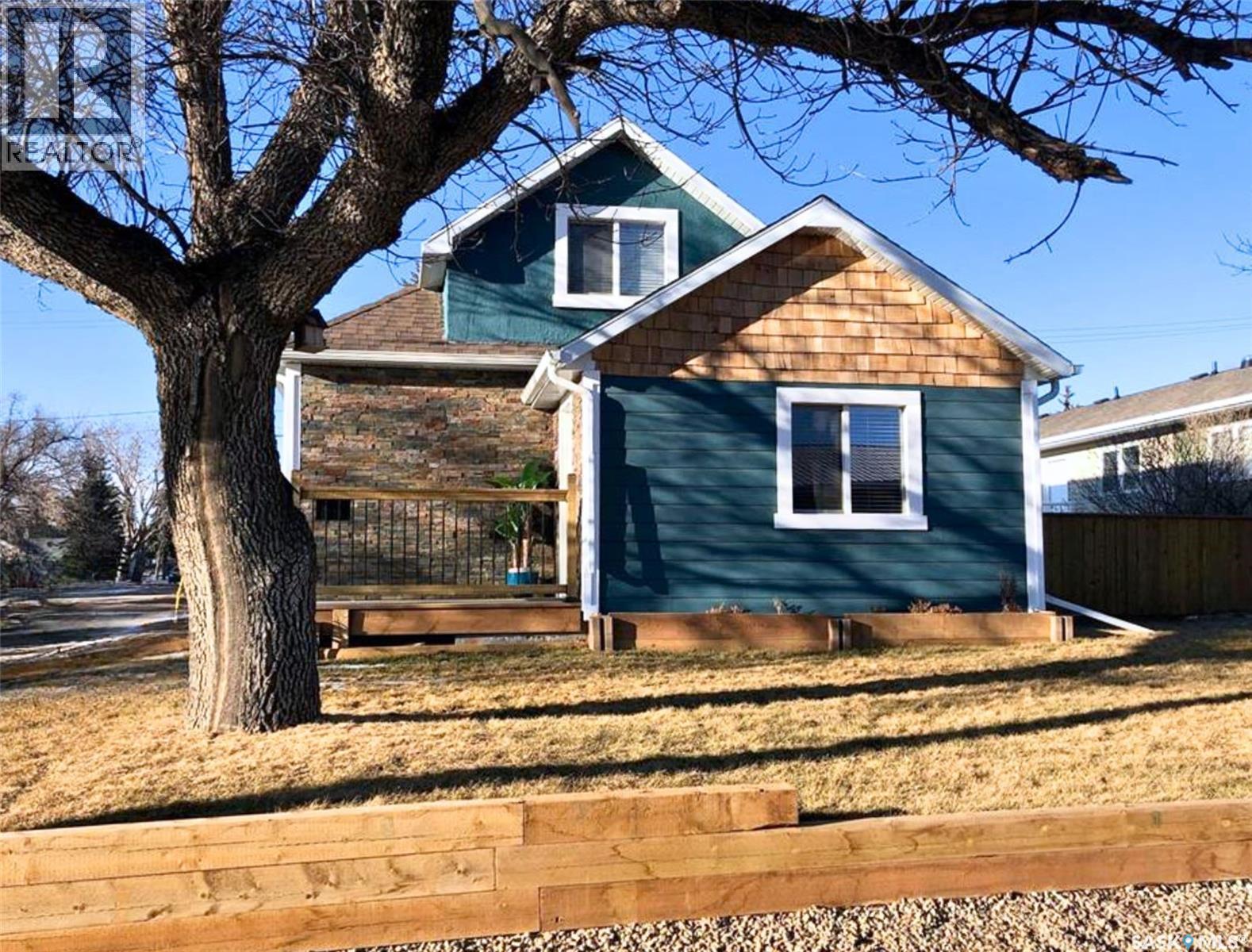 707 Railway Street E, Swift Current, Saskatchewan  S9H 1E1 - Photo 1 - SK046715