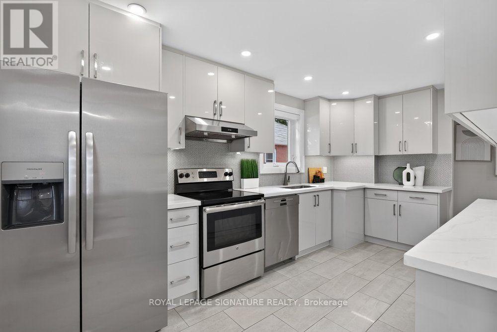 24 Glenshaw Crescent, Toronto, Ontario  M4B 2C9 - Photo 15 - E13719228