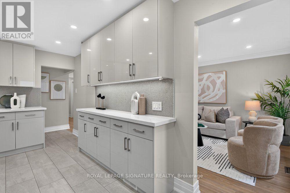 24 Glenshaw Crescent, Toronto, Ontario  M4B 2C9 - Photo 16 - E13719228