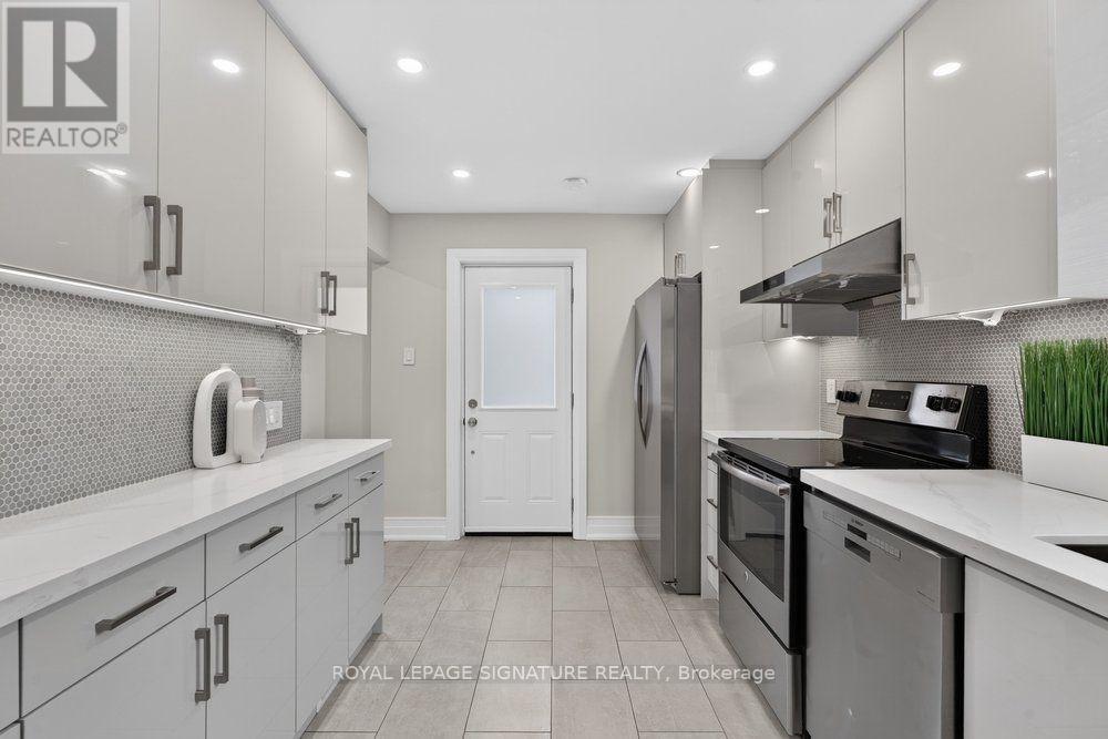 24 Glenshaw Crescent, Toronto, Ontario  M4B 2C9 - Photo 17 - E13719228
