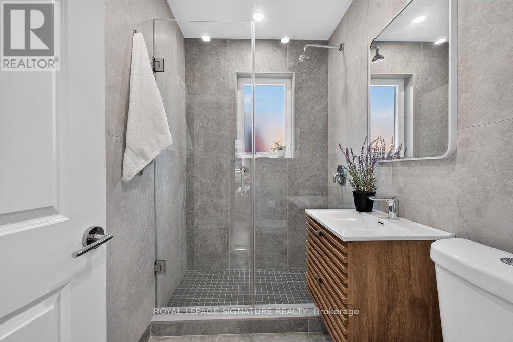 24 Glenshaw Crescent, Toronto, Ontario  M4B 2C9 - Photo 26 - E13719228