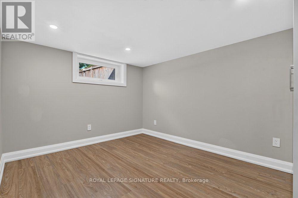 24 Glenshaw Crescent, Toronto, Ontario  M4B 2C9 - Photo 35 - E13719228