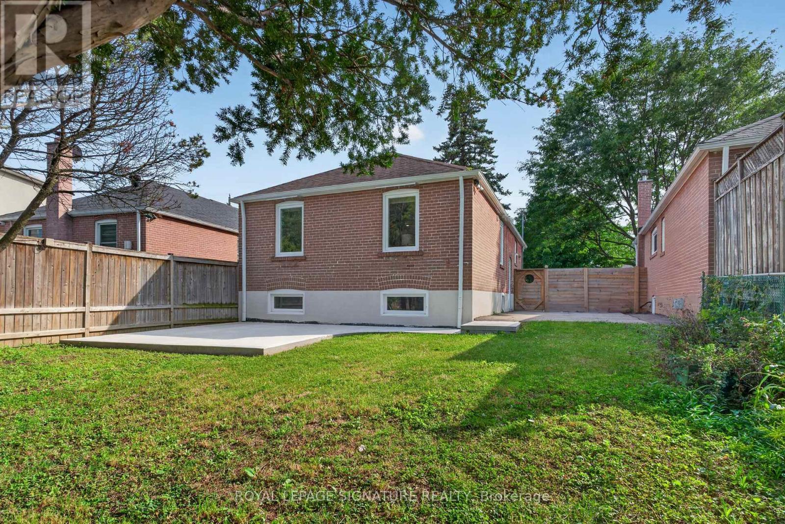 24 Glenshaw Crescent, Toronto, Ontario  M4B 2C9 - Photo 39 - E13719228