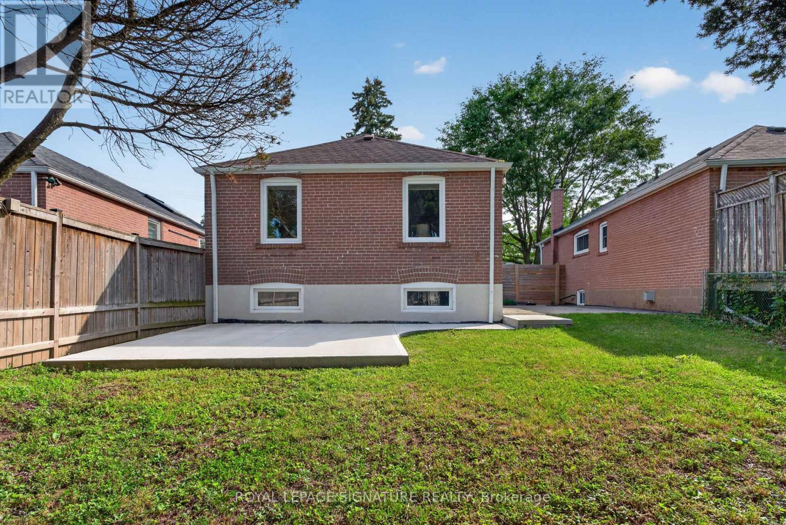 24 Glenshaw Crescent, Toronto, Ontario  M4B 2C9 - Photo 40 - E13719228