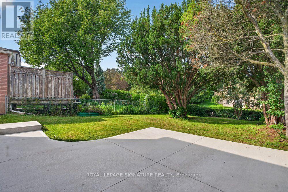 24 Glenshaw Crescent, Toronto, Ontario  M4B 2C9 - Photo 41 - E13719228