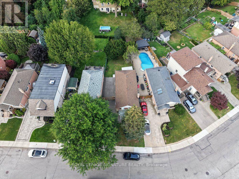 24 Glenshaw Crescent, Toronto, Ontario  M4B 2C9 - Photo 45 - E13719228