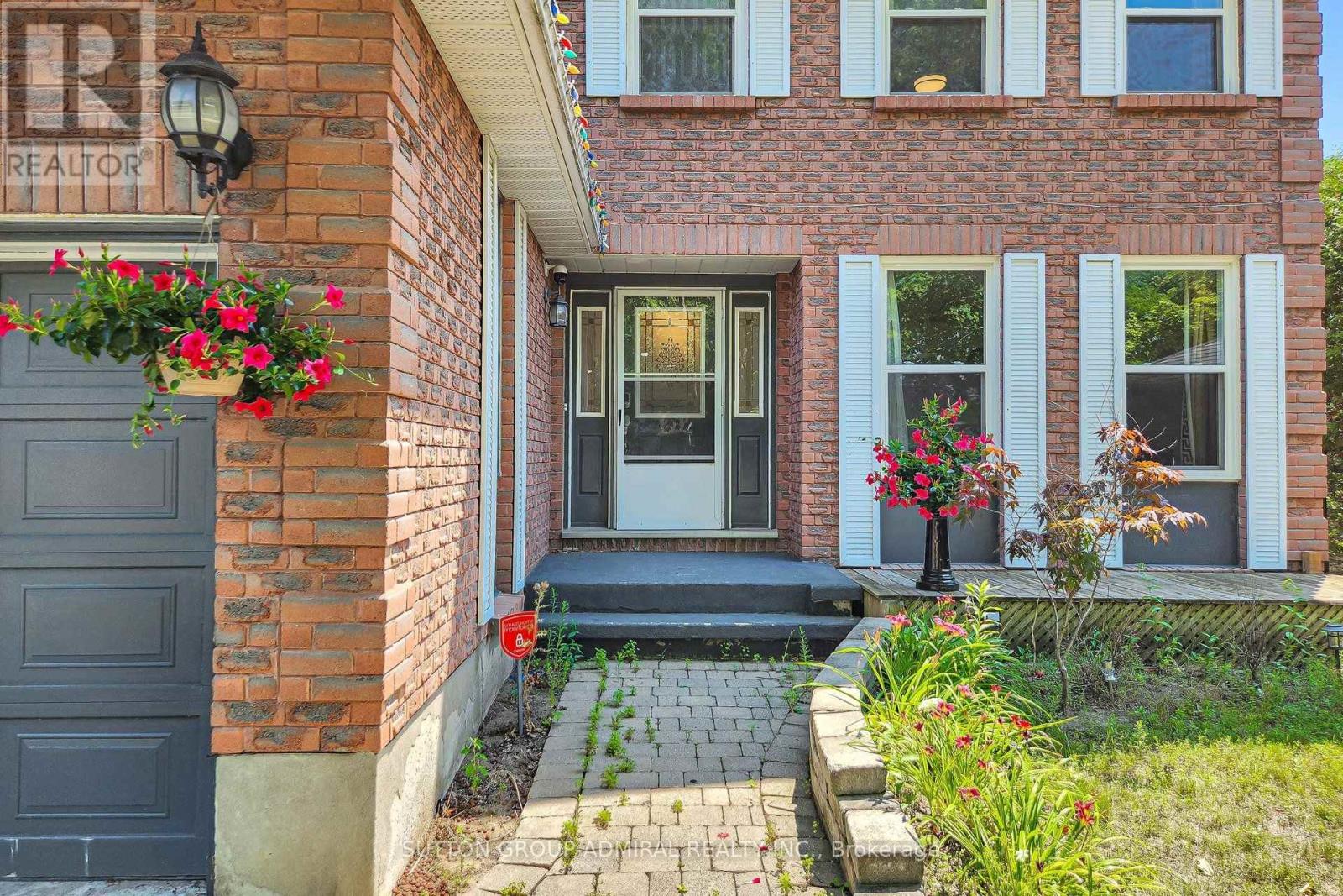 879 Peggoty Circle, Oshawa, Ontario  L1K 2G6 - Photo 2 - E13719232