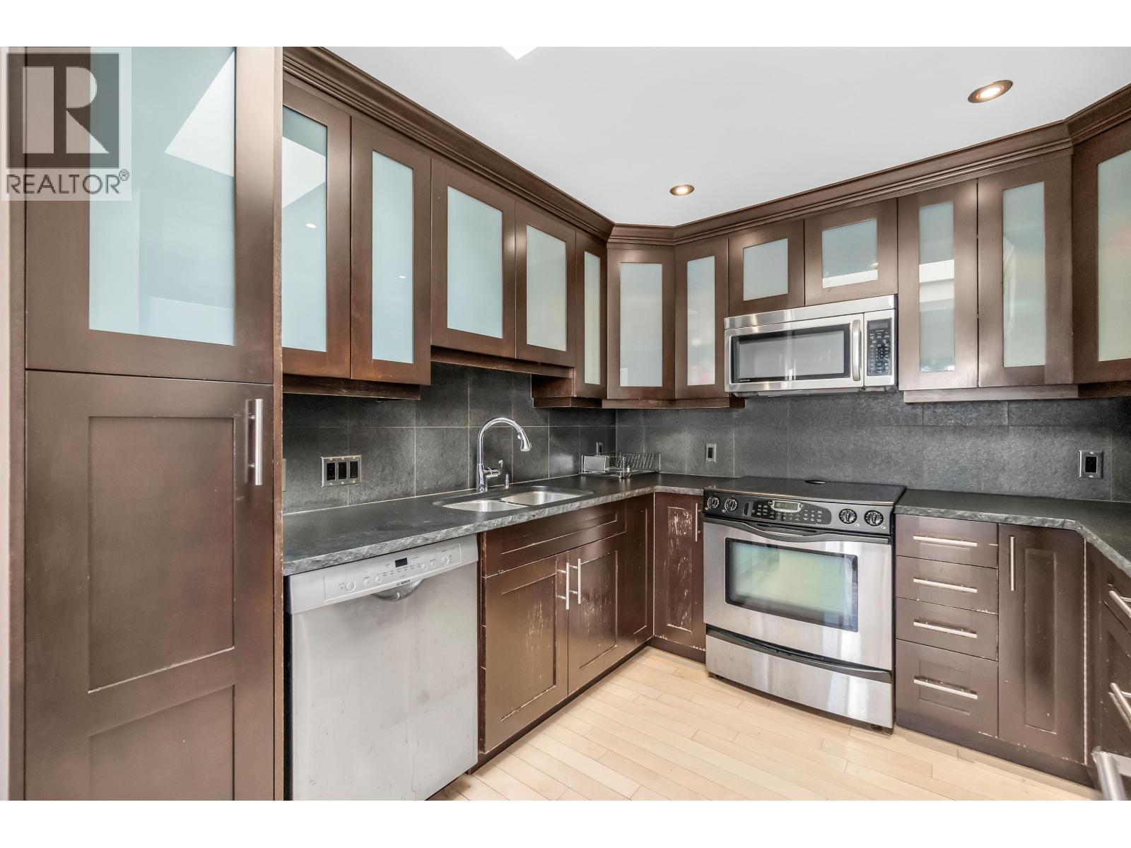 1848 W 1st Avenue, Vancouver, British Columbia  V6J 1G5 - Photo 12 - R3159409