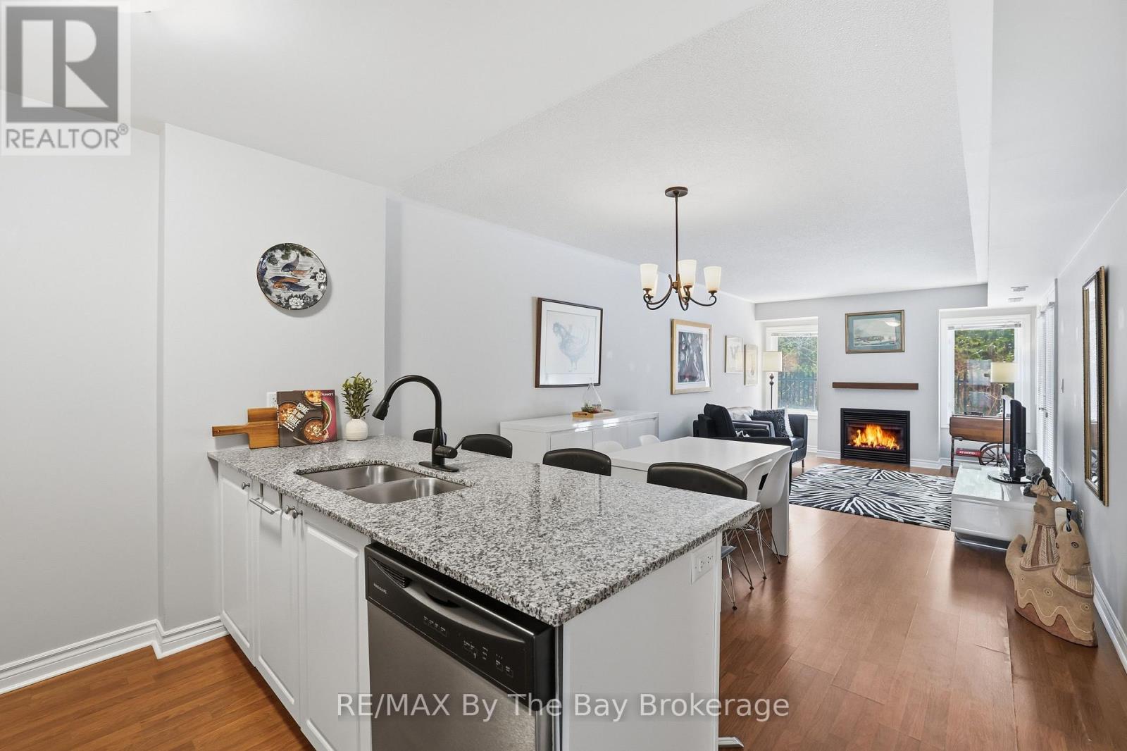 107 - 10 Brandy Lane Drive, Collingwood, Ontario  L9Y 0X4 - Photo 2 - S13719248