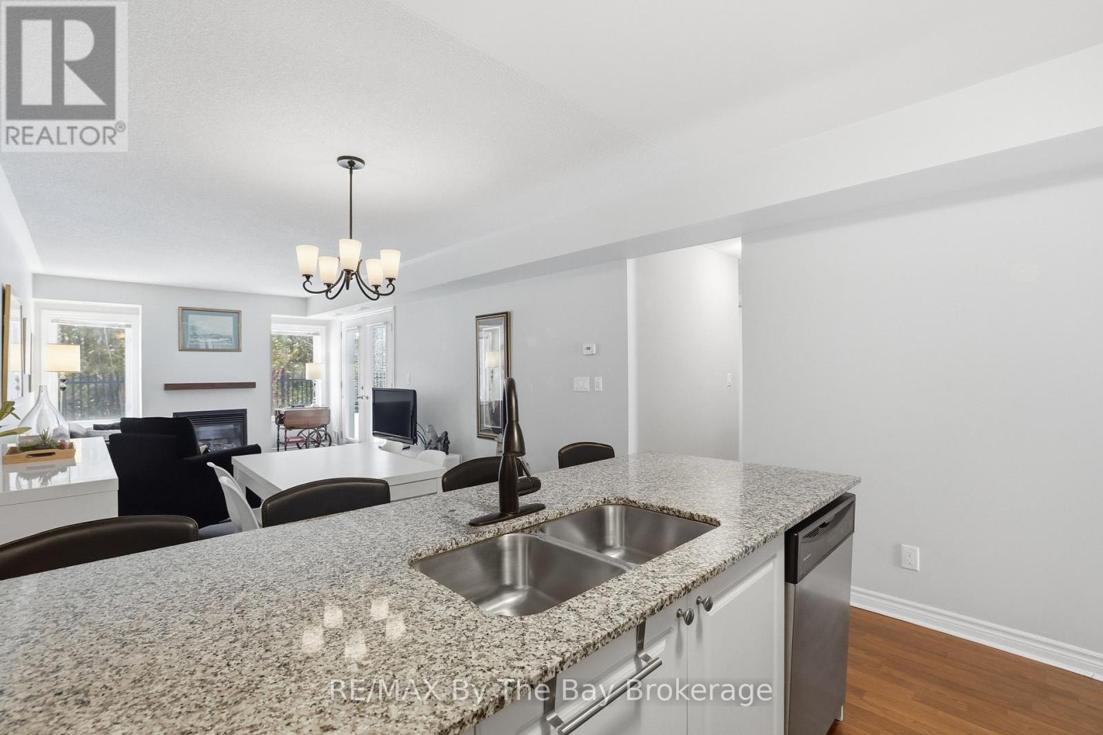 107 - 10 Brandy Lane Drive, Collingwood, Ontario  L9Y 0X4 - Photo 5 - S13719248