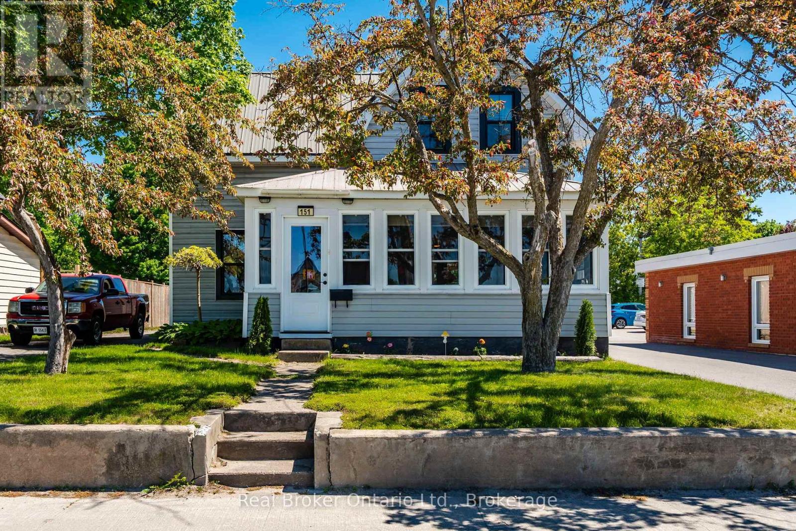 151 Main Street, Penetanguishene, Ontario  L9M 1L7 - Photo 1 - S13719278