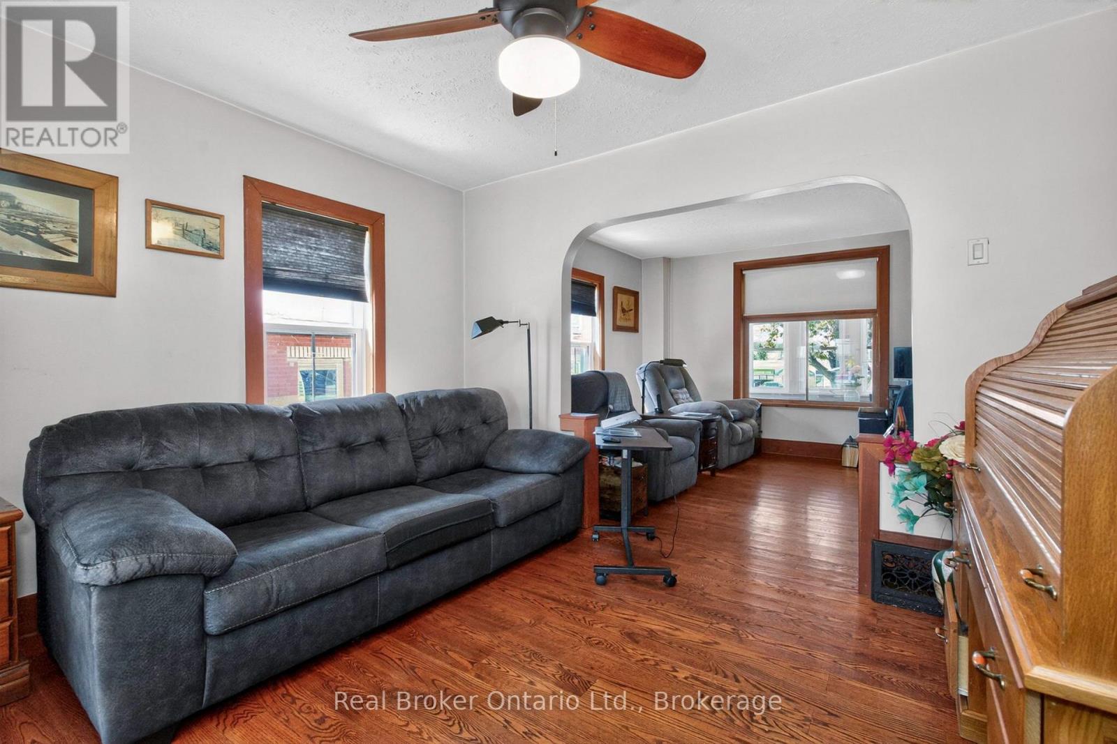 151 Main Street, Penetanguishene, Ontario  L9M 1L7 - Photo 13 - S13719278