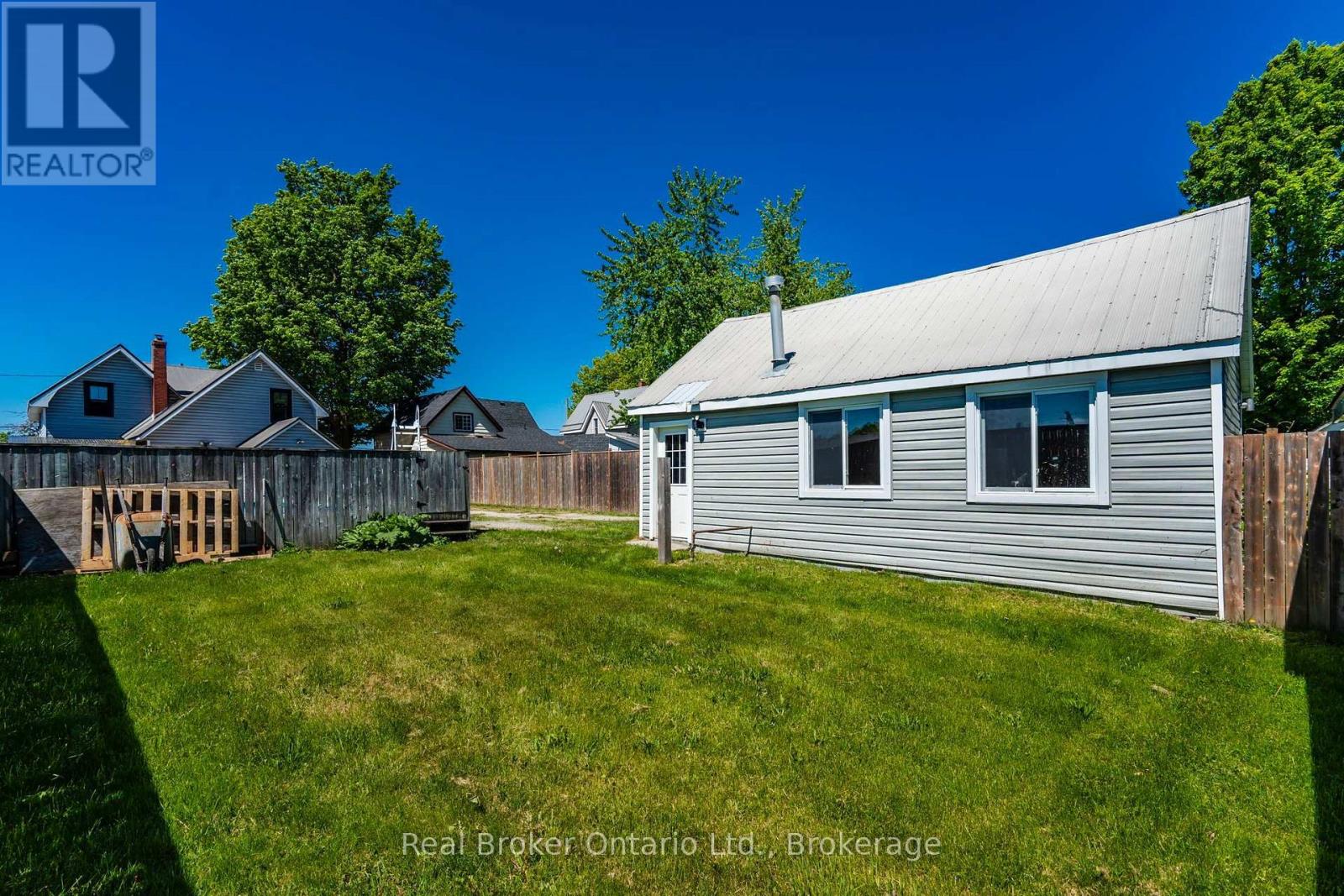 151 Main Street, Penetanguishene, Ontario  L9M 1L7 - Photo 26 - S13719278