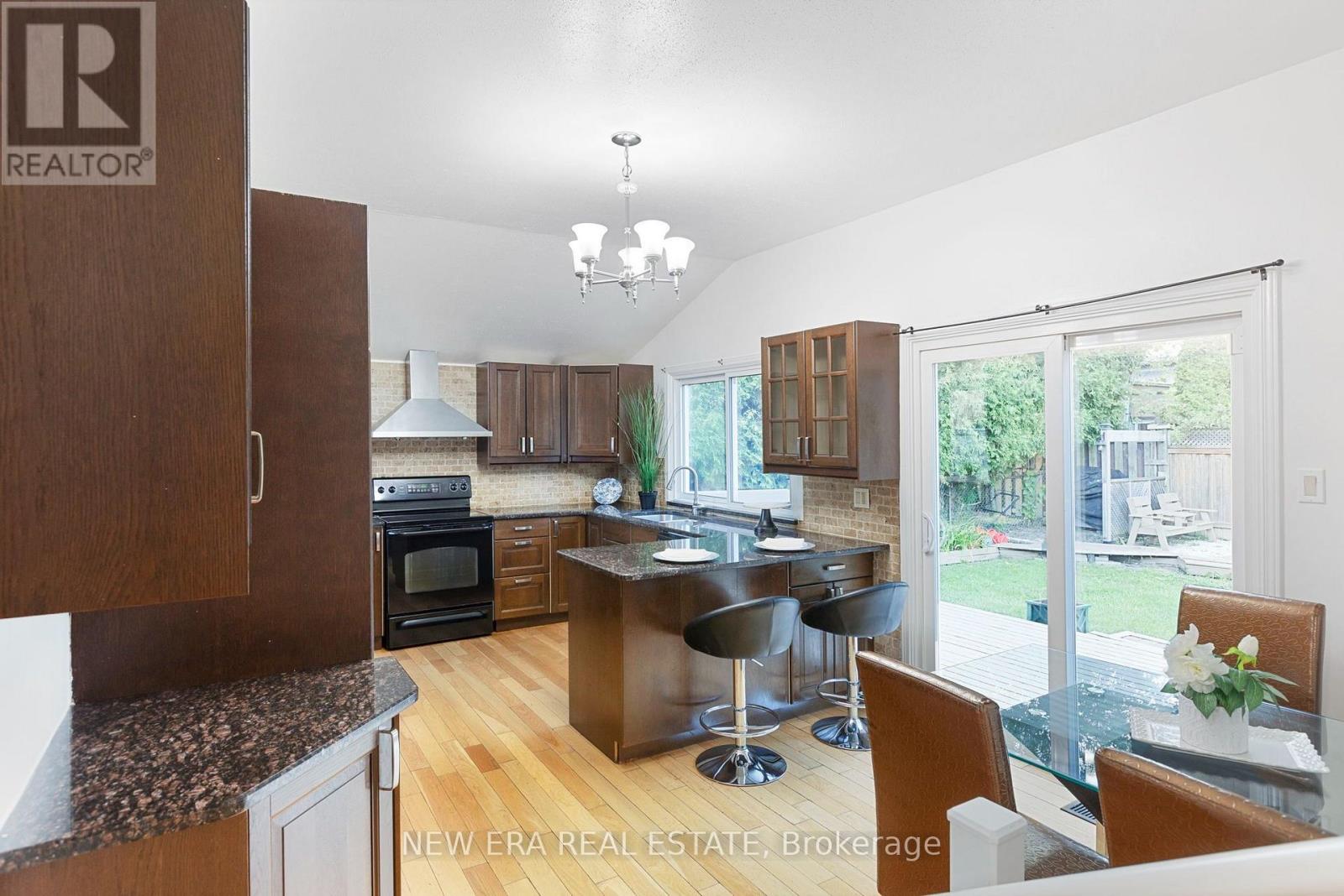 4246 Bloor Street W, Toronto, Ontario  M9C 1Z7 - Photo 19 - W13719200