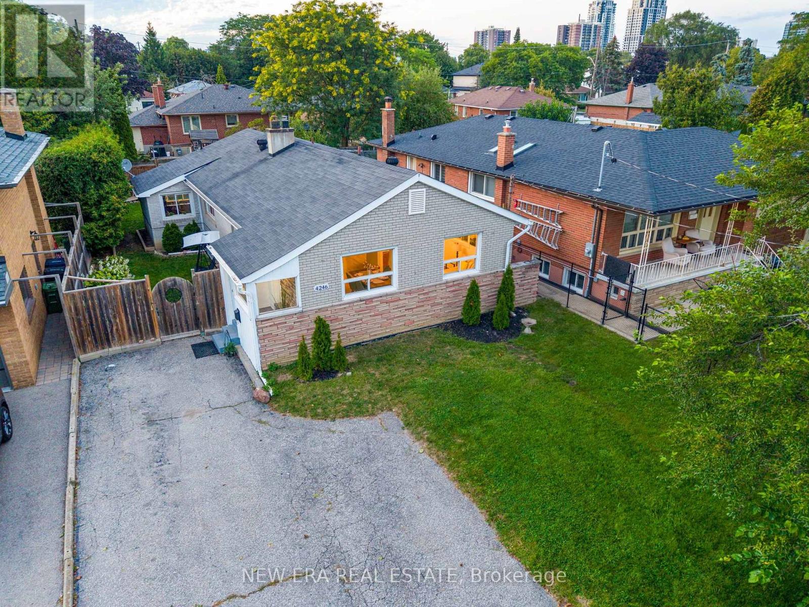 4246 Bloor Street W, Toronto, Ontario  M9C 1Z7 - Photo 2 - W13719200