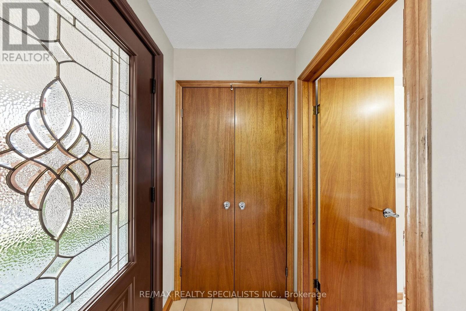 776 Savoy Crescent, Mississauga, Ontario  L5R 3C3 - Photo 5 - W13719270