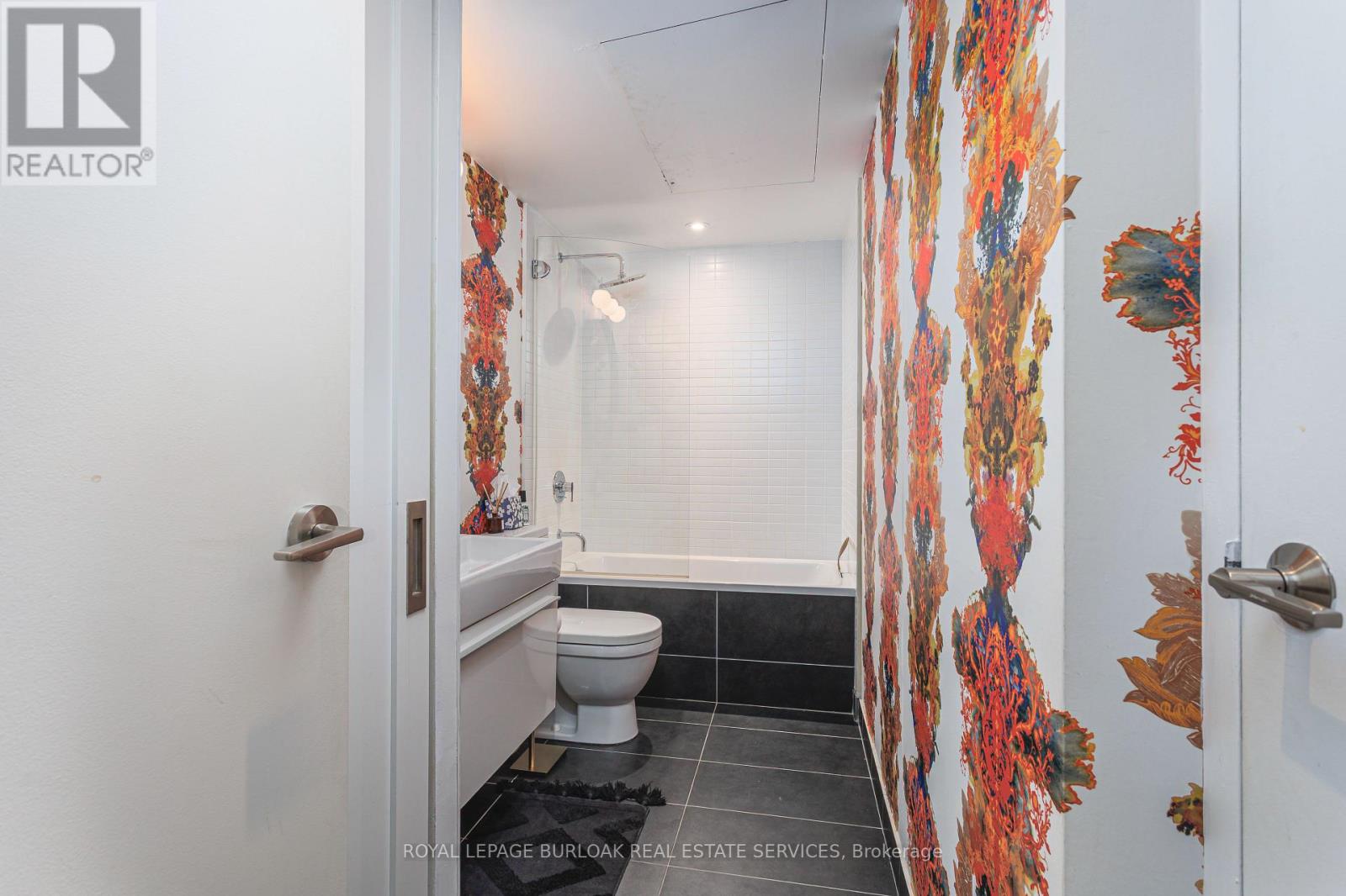 208 - 152 Annette Street, Toronto, Ontario  M6P 1P4 - Photo 15 - W13719272