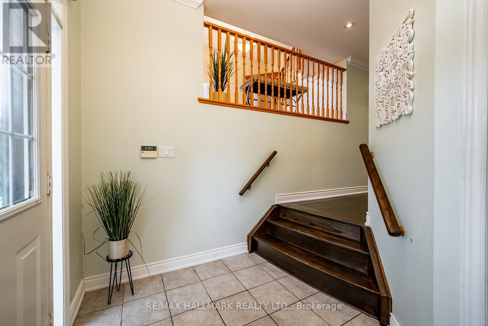 9 Flatbush Lane, Brampton, Ontario  L7A 2R6 - Photo 5 - W13558722