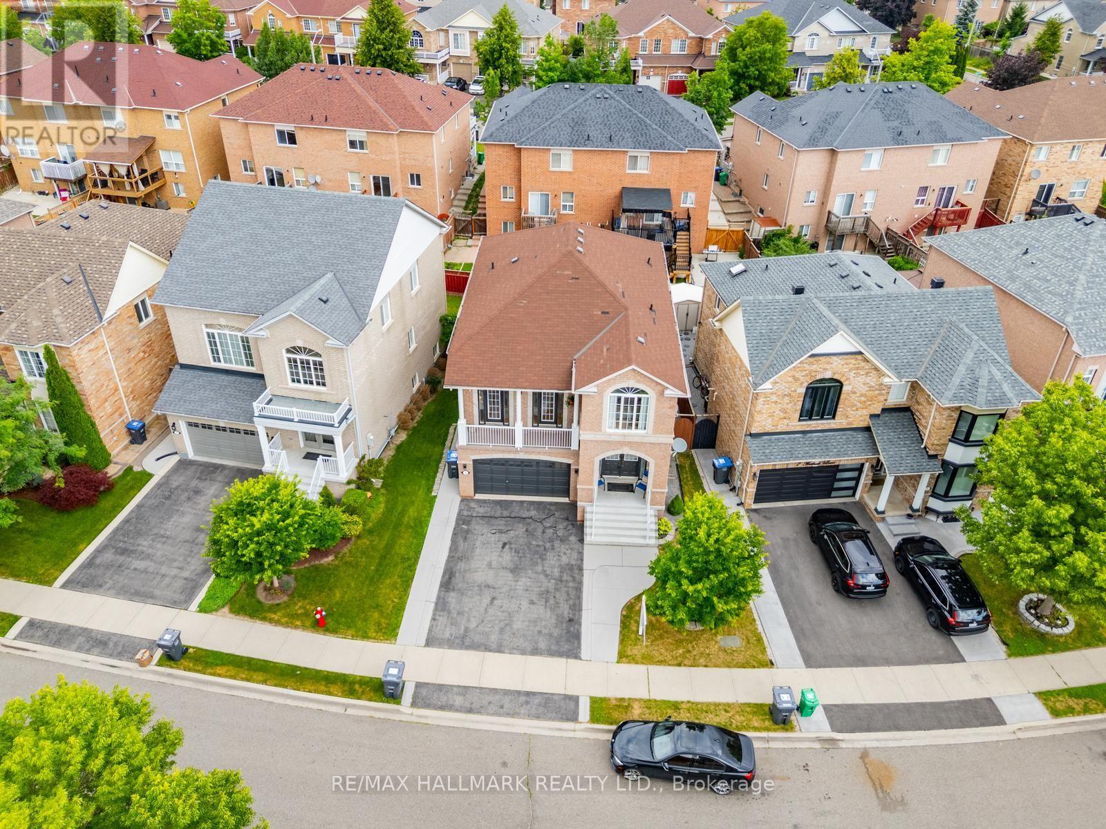 9 Flatbush Lane, Brampton, Ontario  L7A 2R6 - Photo 2 - W13558722
