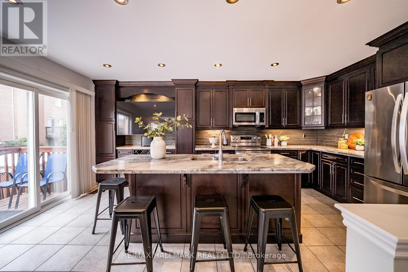 9 Flatbush Lane, Brampton, Ontario  L7A 2R6 - Photo 8 - W13558722