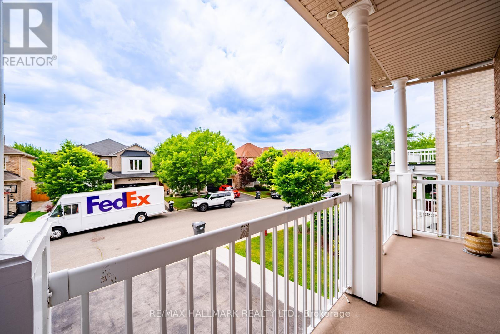 9 Flatbush Lane, Brampton, Ontario  L7A 2R6 - Photo 3 - W13558722