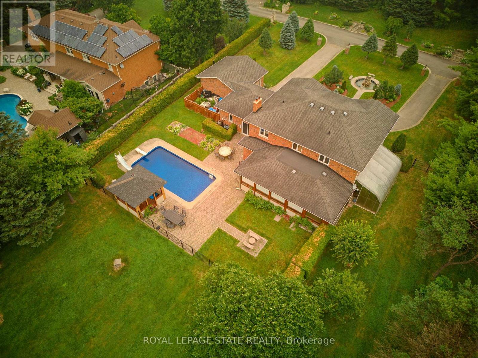 348 Shaver Road, Hamilton, Ontario  L9G 4K5 - Photo 3 - X13719226