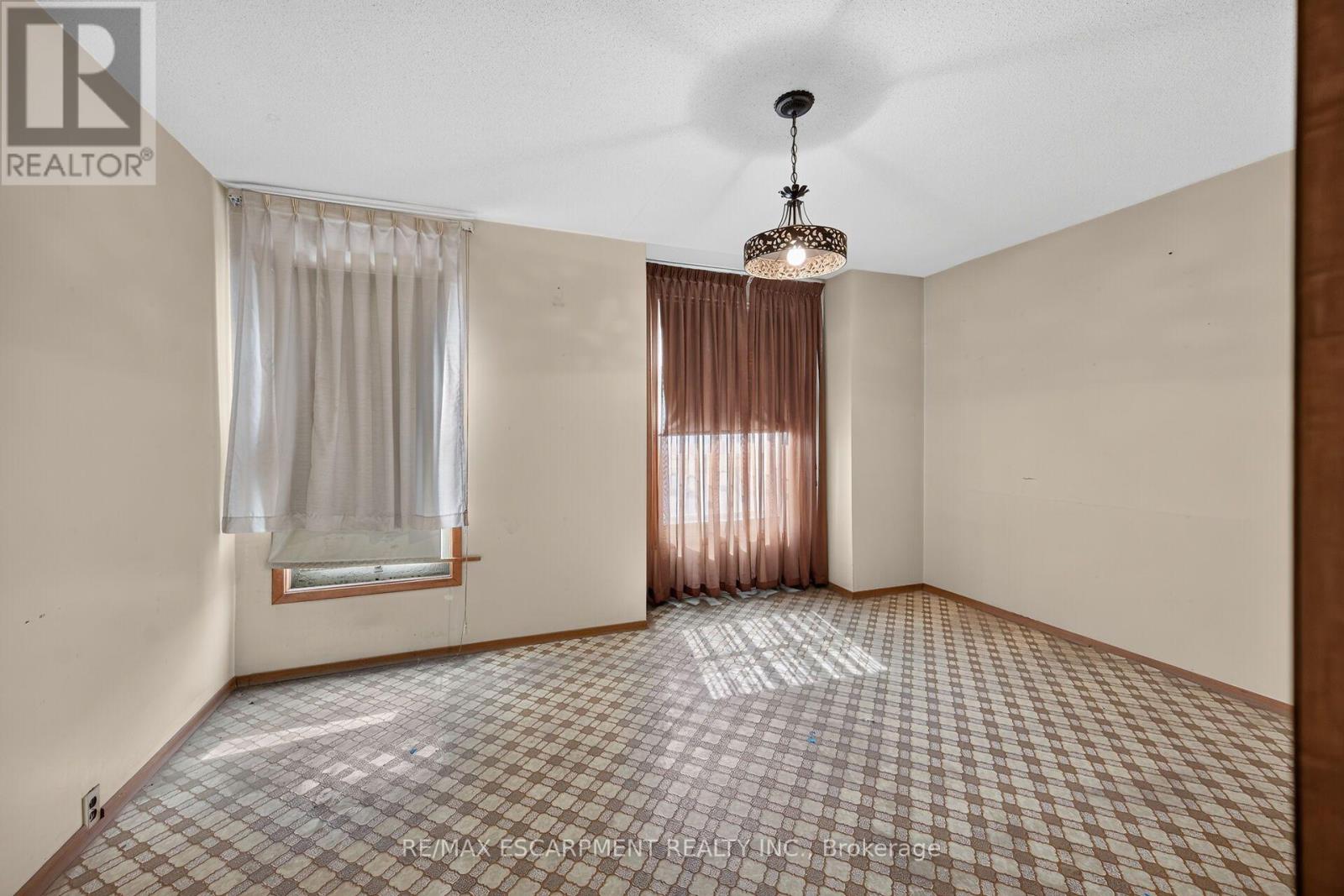 15 Kinrade Avenue, Hamilton, Ontario  L8L 6L5 - Photo 16 - X13719234