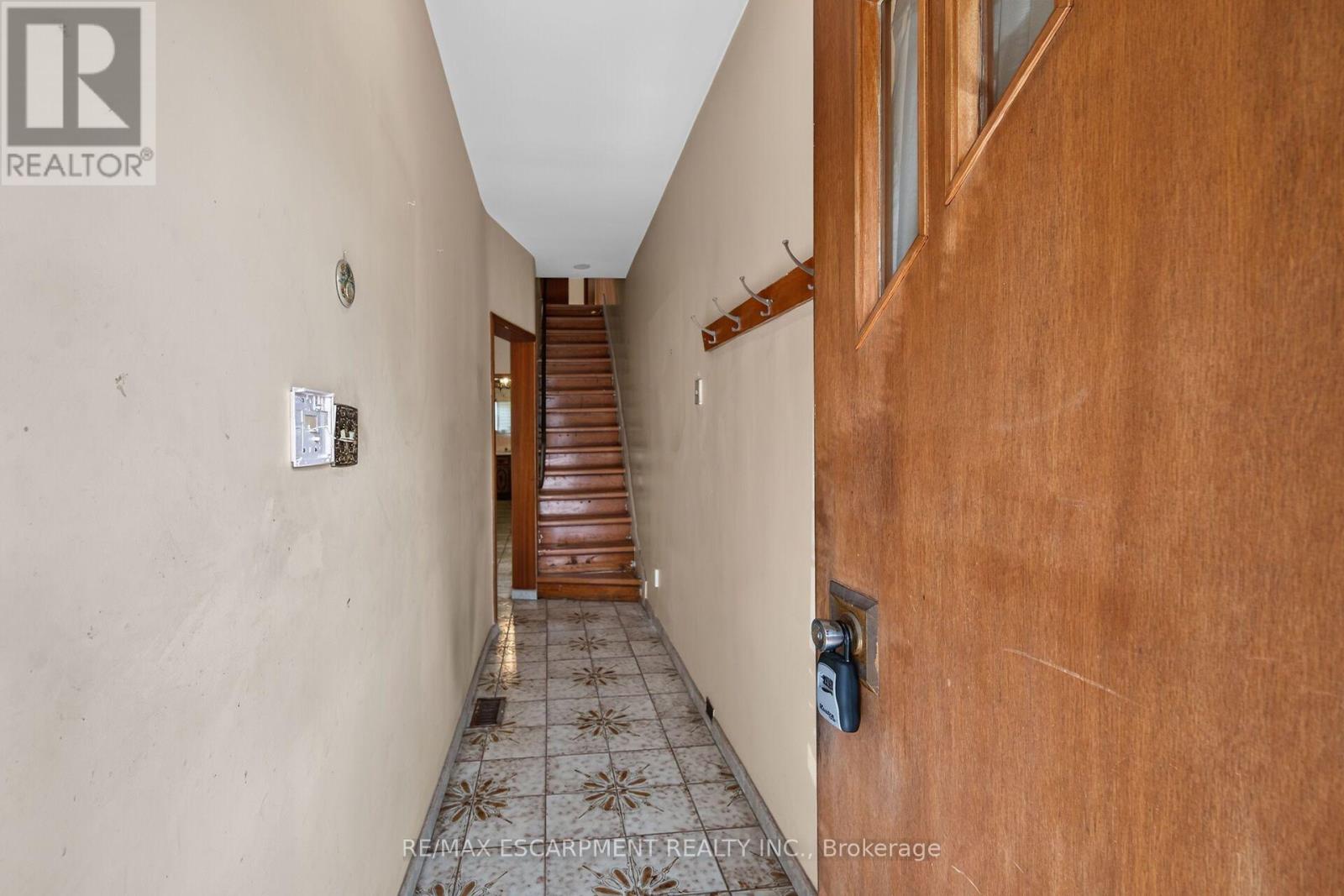 15 Kinrade Avenue, Hamilton, Ontario  L8L 6L5 - Photo 5 - X13719234