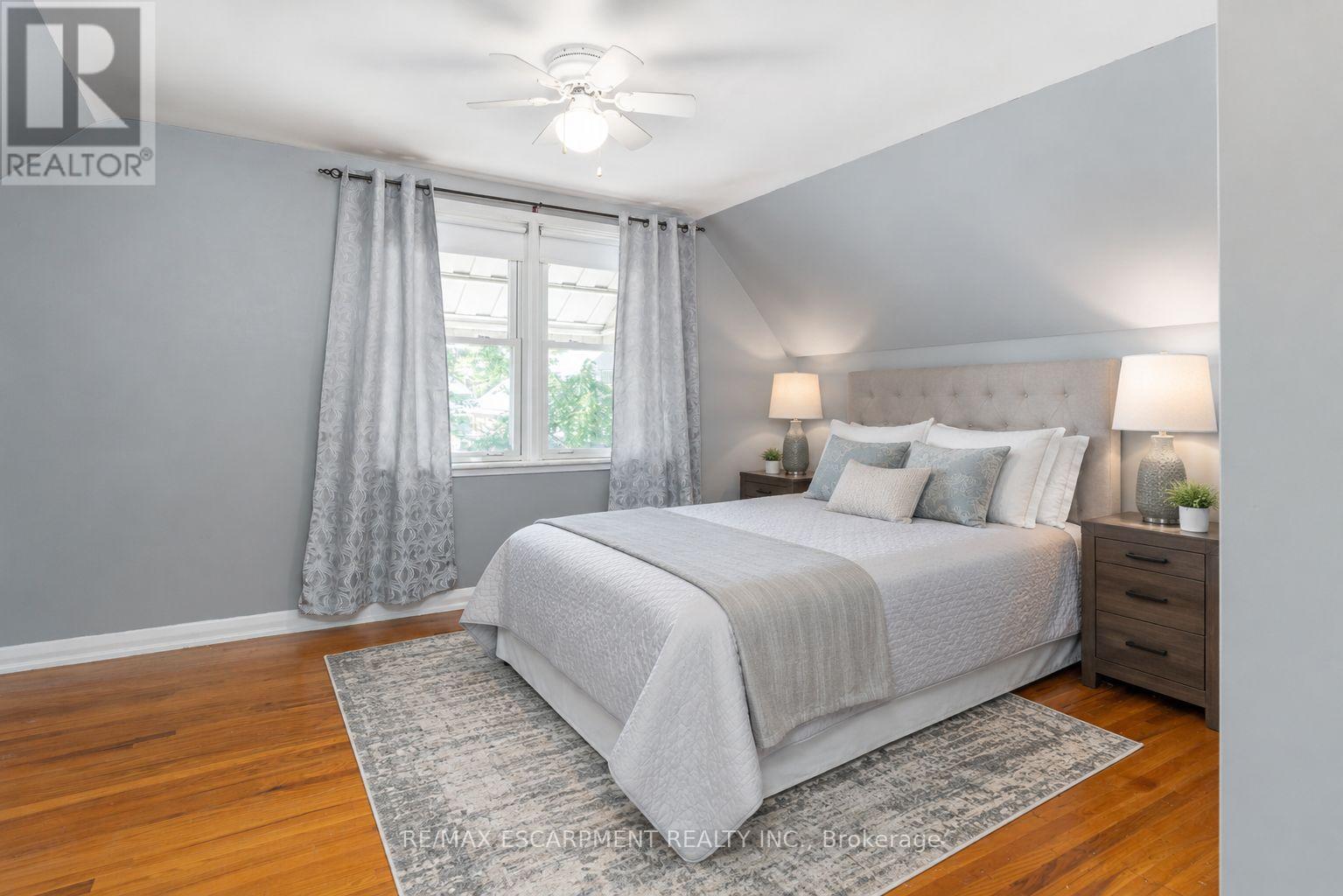 274 East 38th Street, Hamilton, Ontario  L8V 4G3 - Photo 11 - X13719244