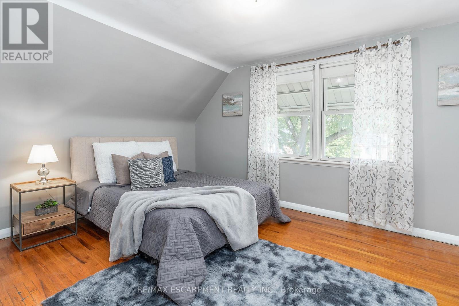 274 East 38th Street, Hamilton, Ontario  L8V 4G3 - Photo 12 - X13719244