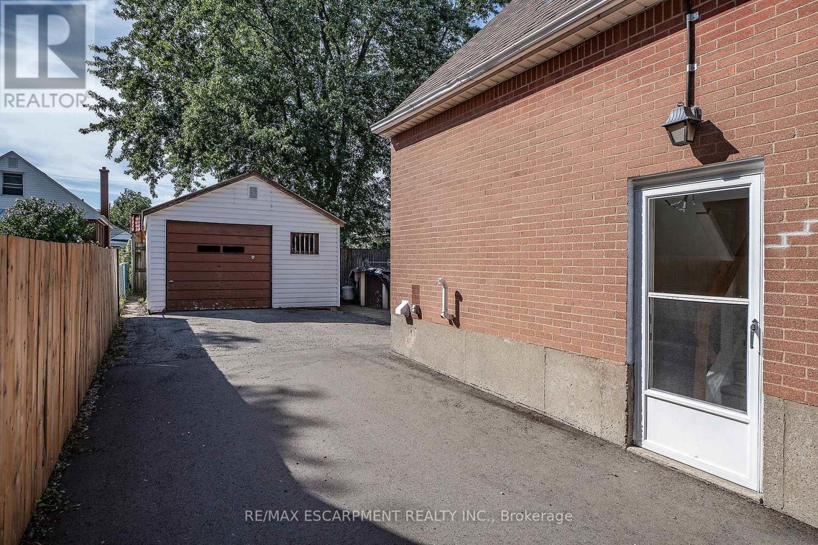 274 East 38th Street, Hamilton, Ontario  L8V 4G3 - Photo 16 - X13719244