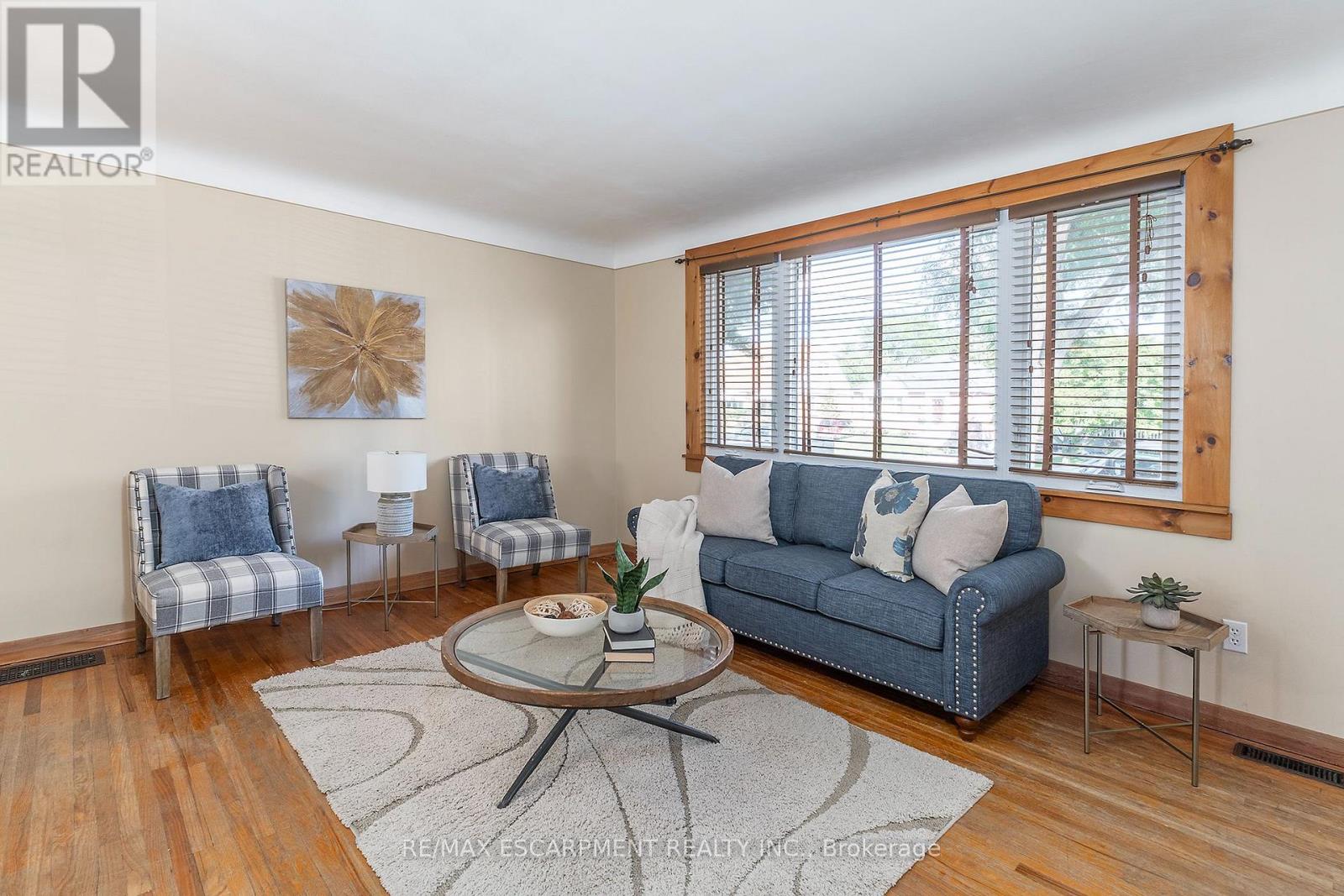 274 East 38th Street, Hamilton, Ontario  L8V 4G3 - Photo 3 - X13719244