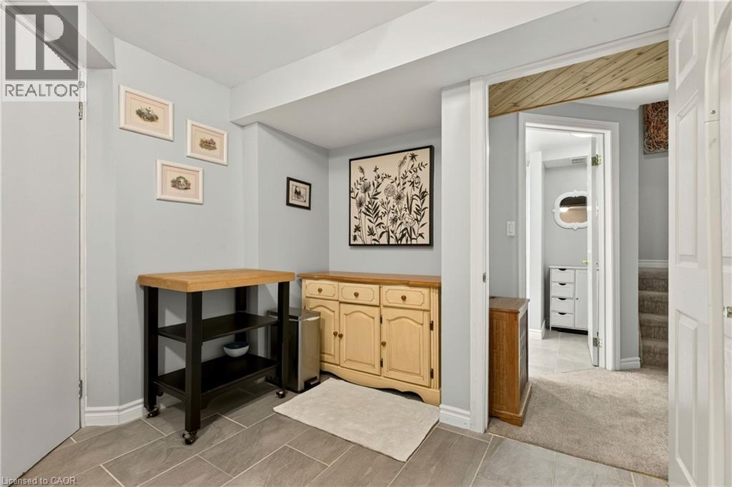 31 Grindstone Way, Hamilton, Ontario  L9H 7B7 - Photo 38 - 40858797