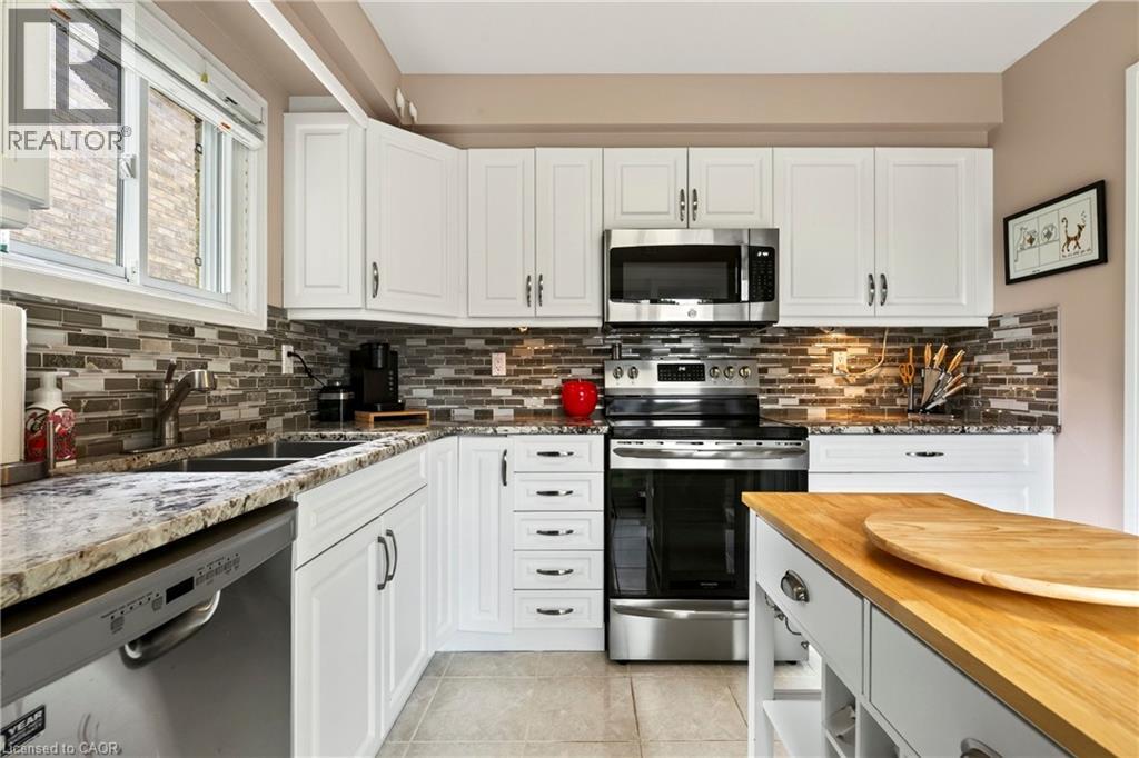 31 Grindstone Way, Hamilton, Ontario  L9H 7B7 - Photo 18 - 40858797