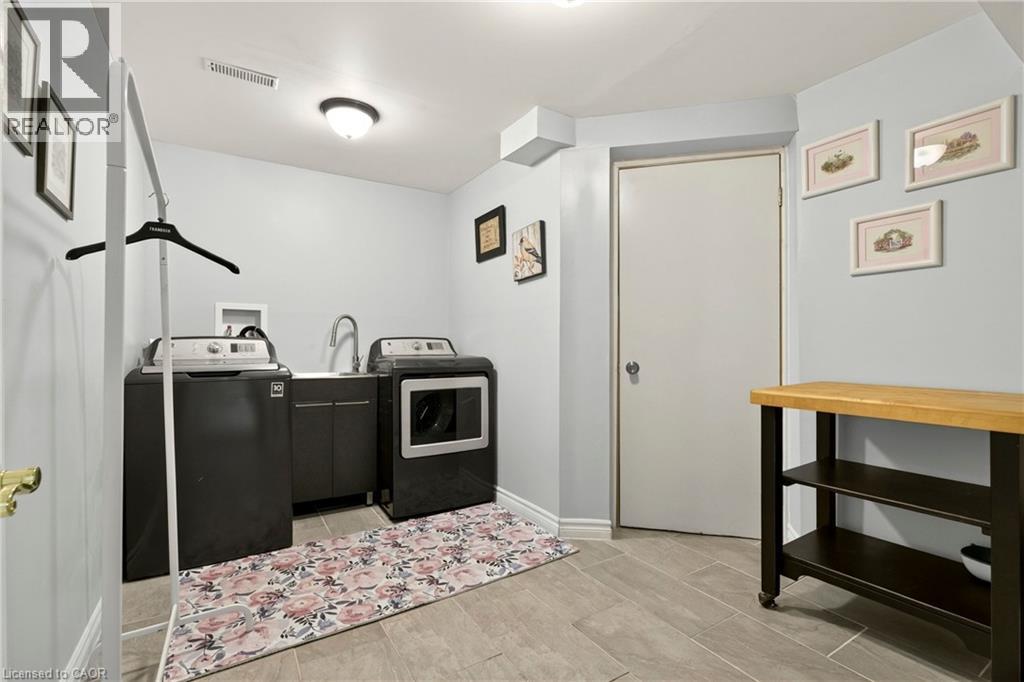 31 Grindstone Way, Hamilton, Ontario  L9H 7B7 - Photo 37 - 40858797