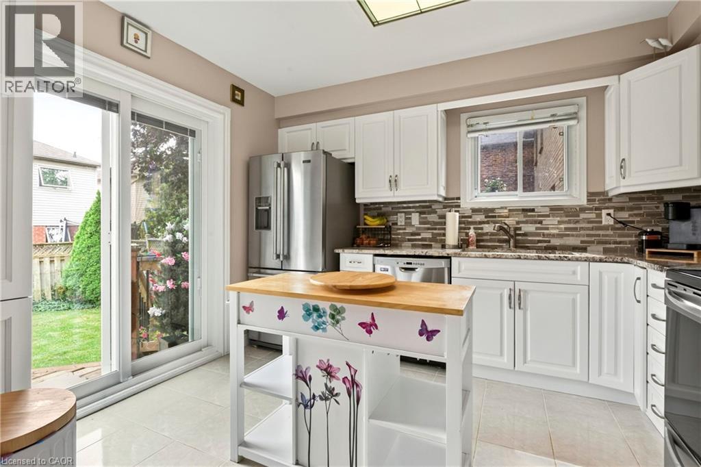 31 Grindstone Way, Hamilton, Ontario  L9H 7B7 - Photo 17 - 40858797