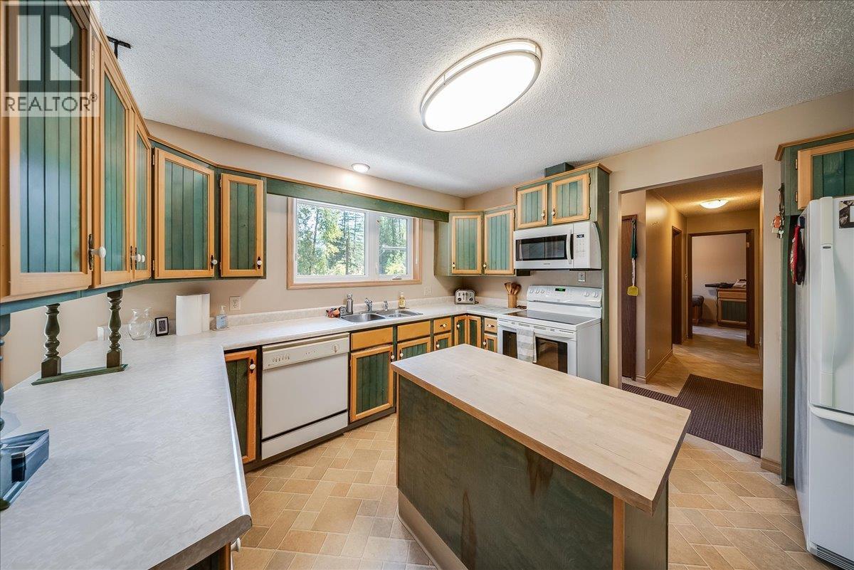 317 Rose Road, Salmo, British Columbia  V0G 1Z0 - Photo 11 - 10398764