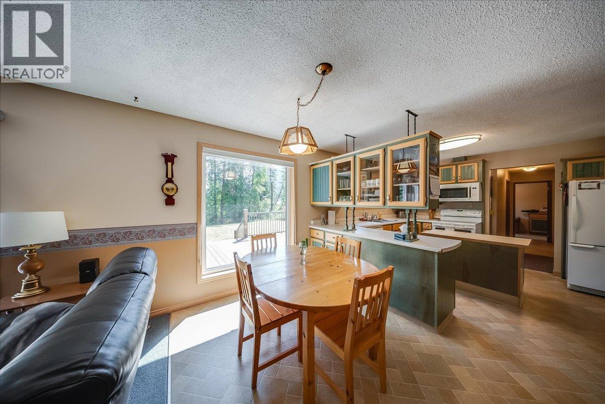 317 Rose Road, Salmo, British Columbia  V0G 1Z0 - Photo 7 - 10398764