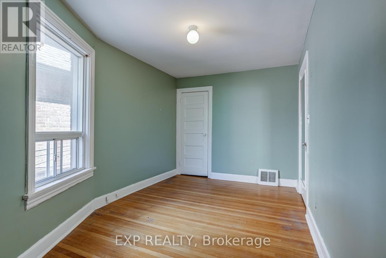 2nd & 3rd - 196 Beatrice Street, Toronto, Ontario  M6G 3G1 - Photo 10 - C13718474