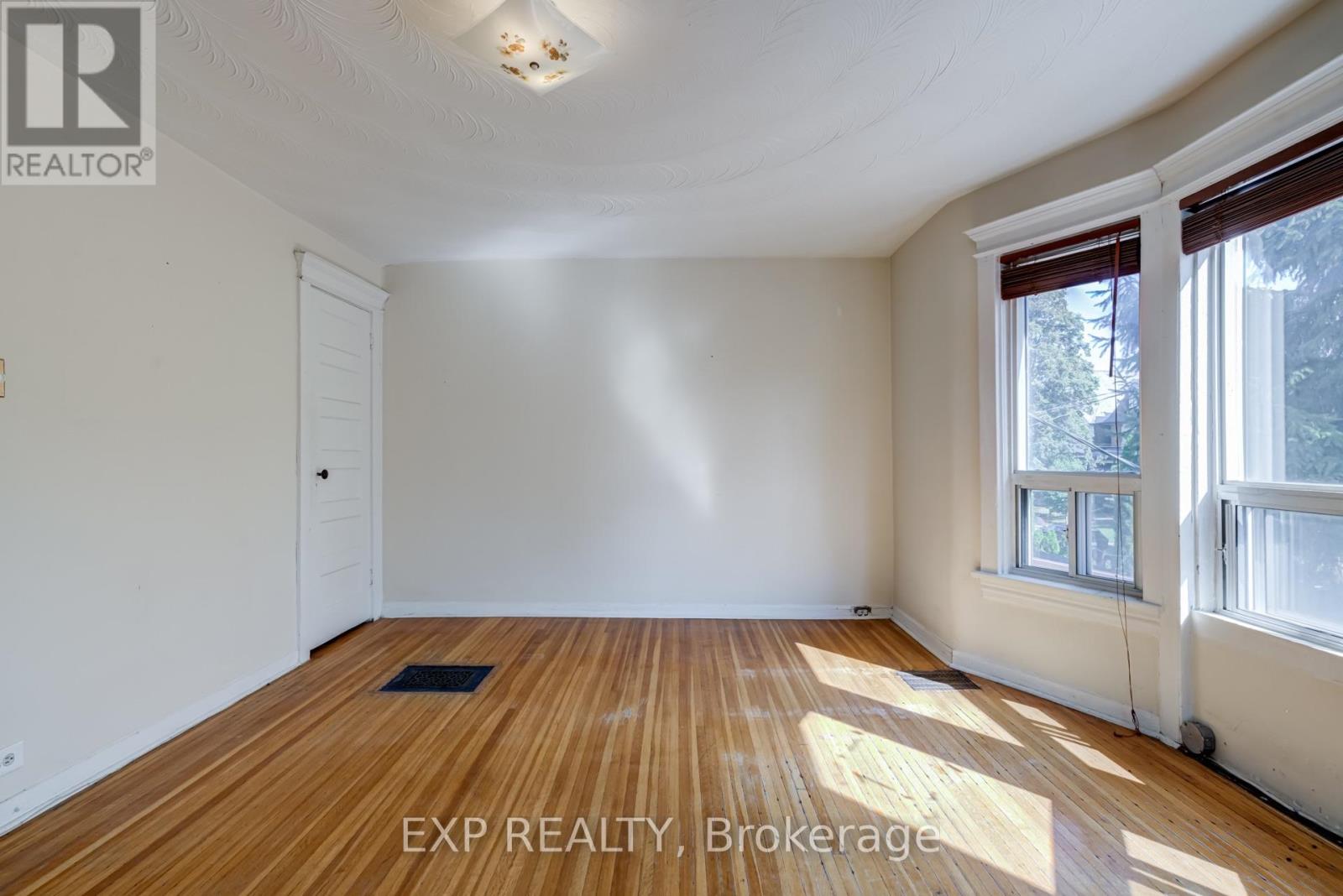 2nd & 3rd - 196 Beatrice Street, Toronto, Ontario  M6G 3G1 - Photo 6 - C13718474