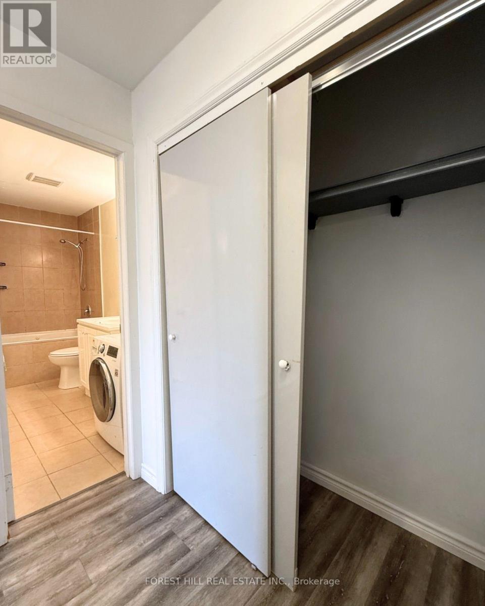 B - 422 Danforth Avenue, Toronto, Ontario  M4K 1P3 - Photo 12 - E13684736