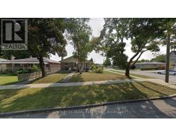 9 GUINESS AVENUE, Toronto, Ontario