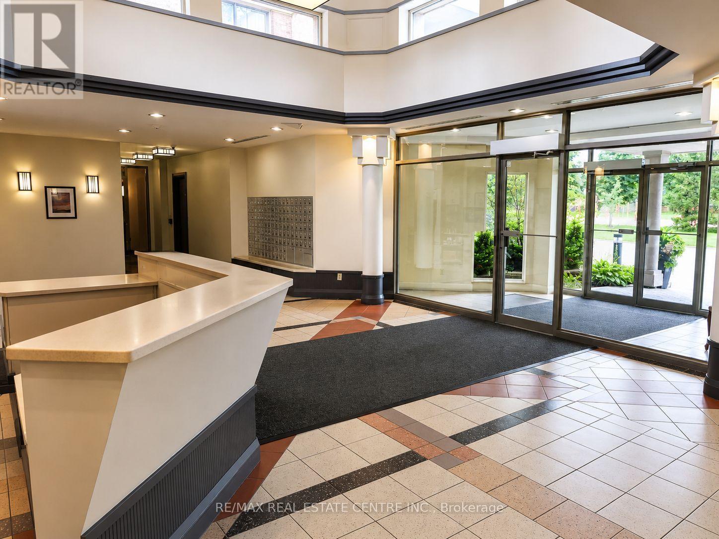 302 - 1140 Parkwest Place, Mississauga, Ontario  L5E 3K9 - Photo 6 - W13626222