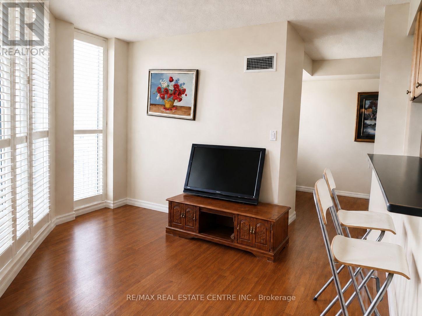 302 - 1140 Parkwest Place, Mississauga, Ontario  L5E 3K9 - Photo 11 - W13626222