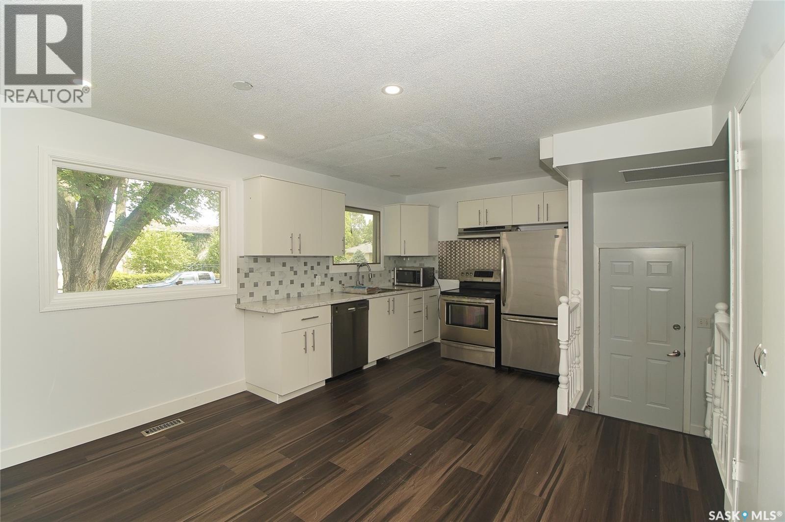61 Bannister Avenue, Regina, Saskatchewan  S4R 5K8 - Photo 9 - SK046798