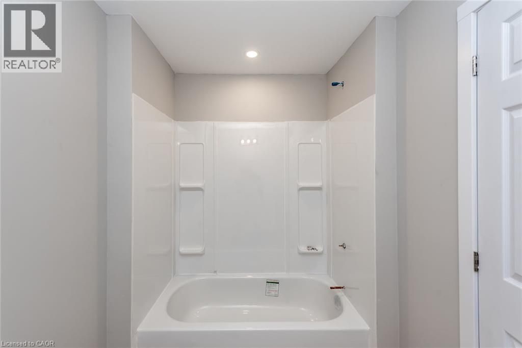 104 Beach Road Unit# E, Hamilton, Ontario  L8L 3Z9 - Photo 10 - 40841546