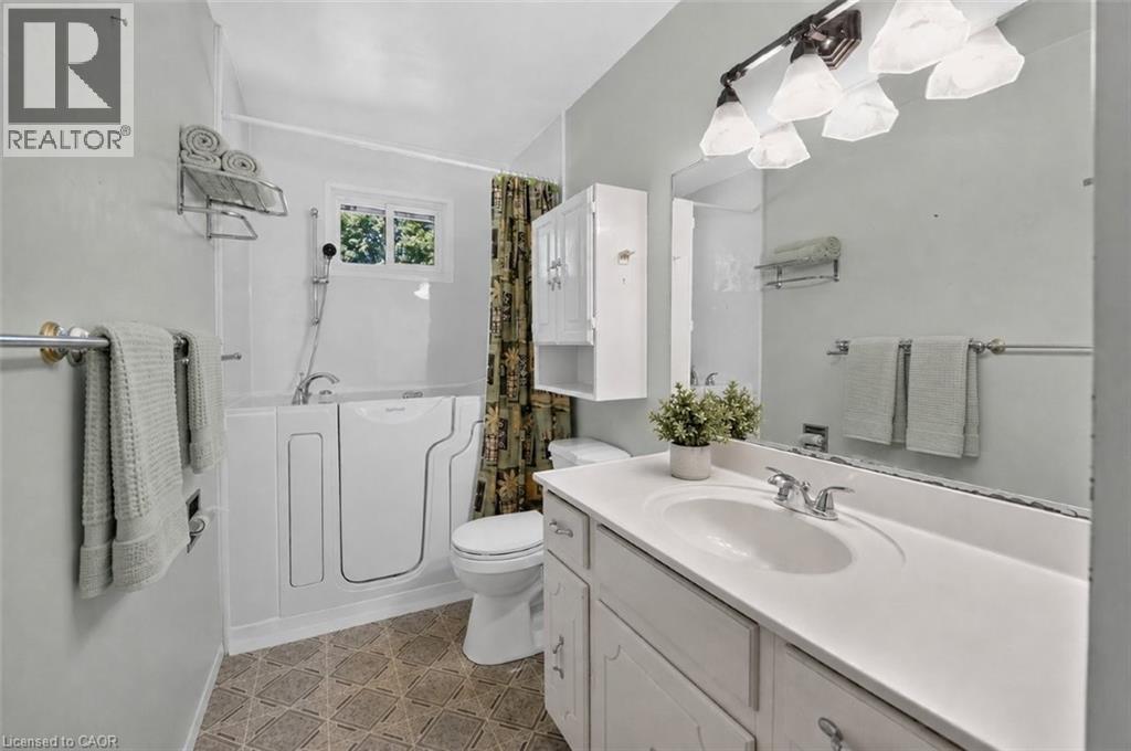 4193 Regent Court, Beamsville, Ontario  L3J 0N4 - Photo 14 - 40849167