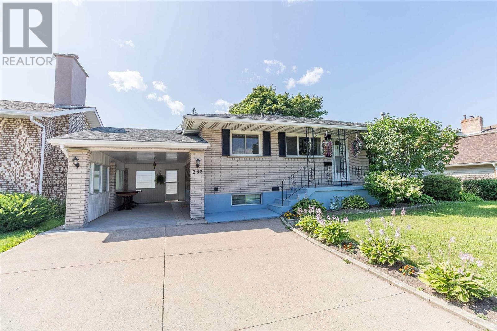 233 Grand Blvd, Sault Ste. Marie, Ontario  P6B 4S9 - Photo 2 - SM262338