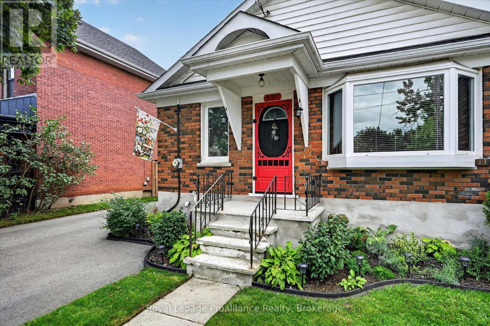 837 Sherburne Street — photo 2